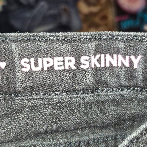 3 Pair of Jeans. See pics For Brands Size are 5-7 - Picture 10 of 14